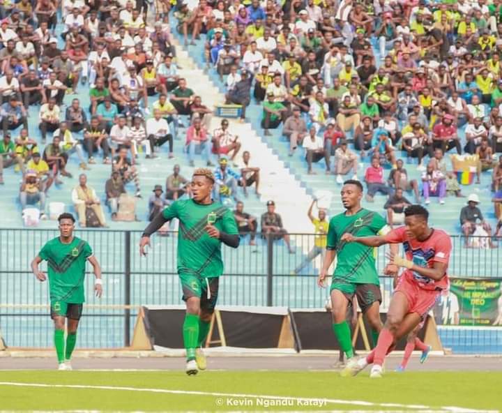 Linafoot : L’AS V Club S’incline Face à Dauphin Noir Au Stade Tata ...